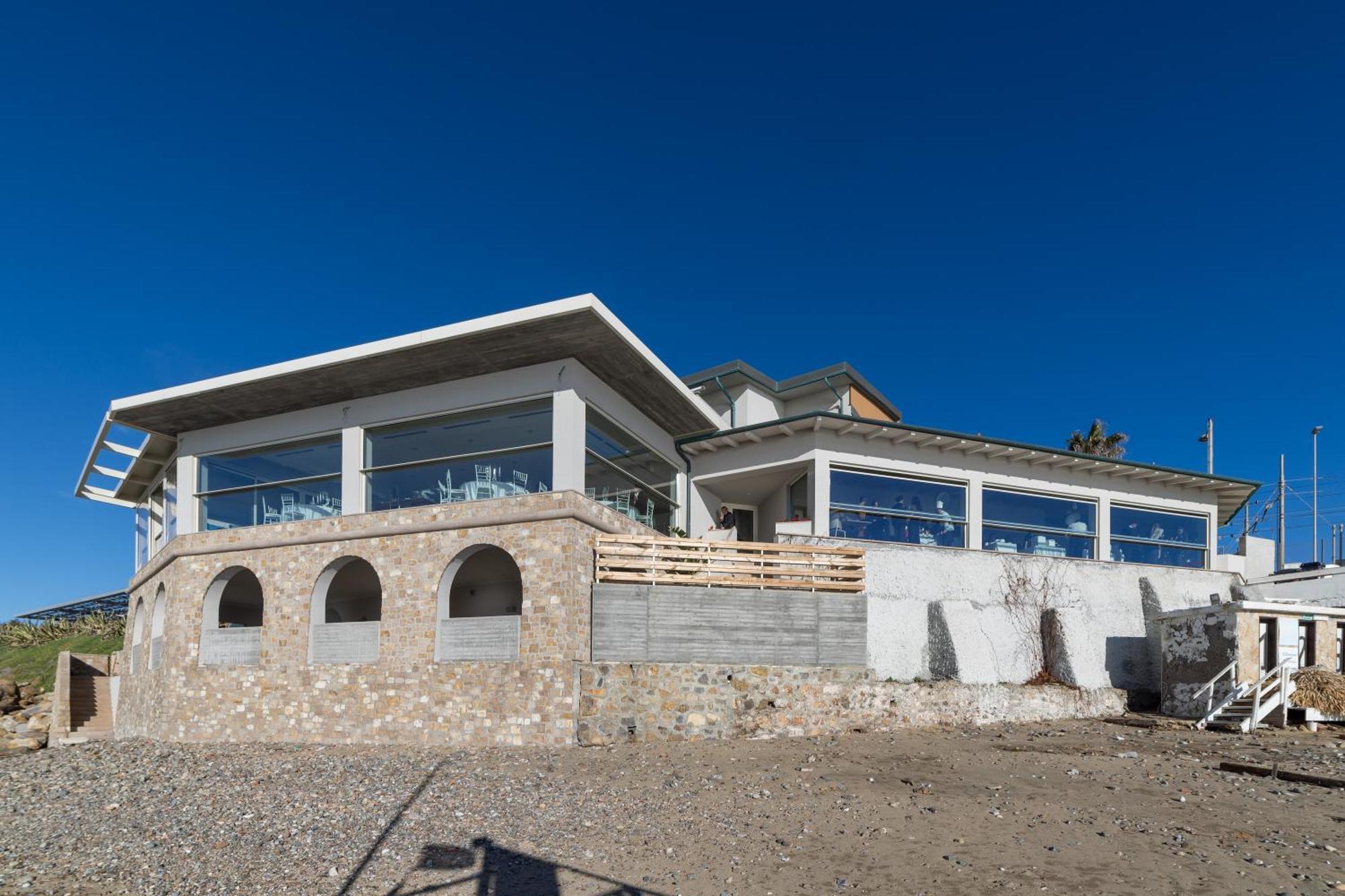 Le Suites Sul Mare Di Esterina 奇维塔韦基亚 外观 照片