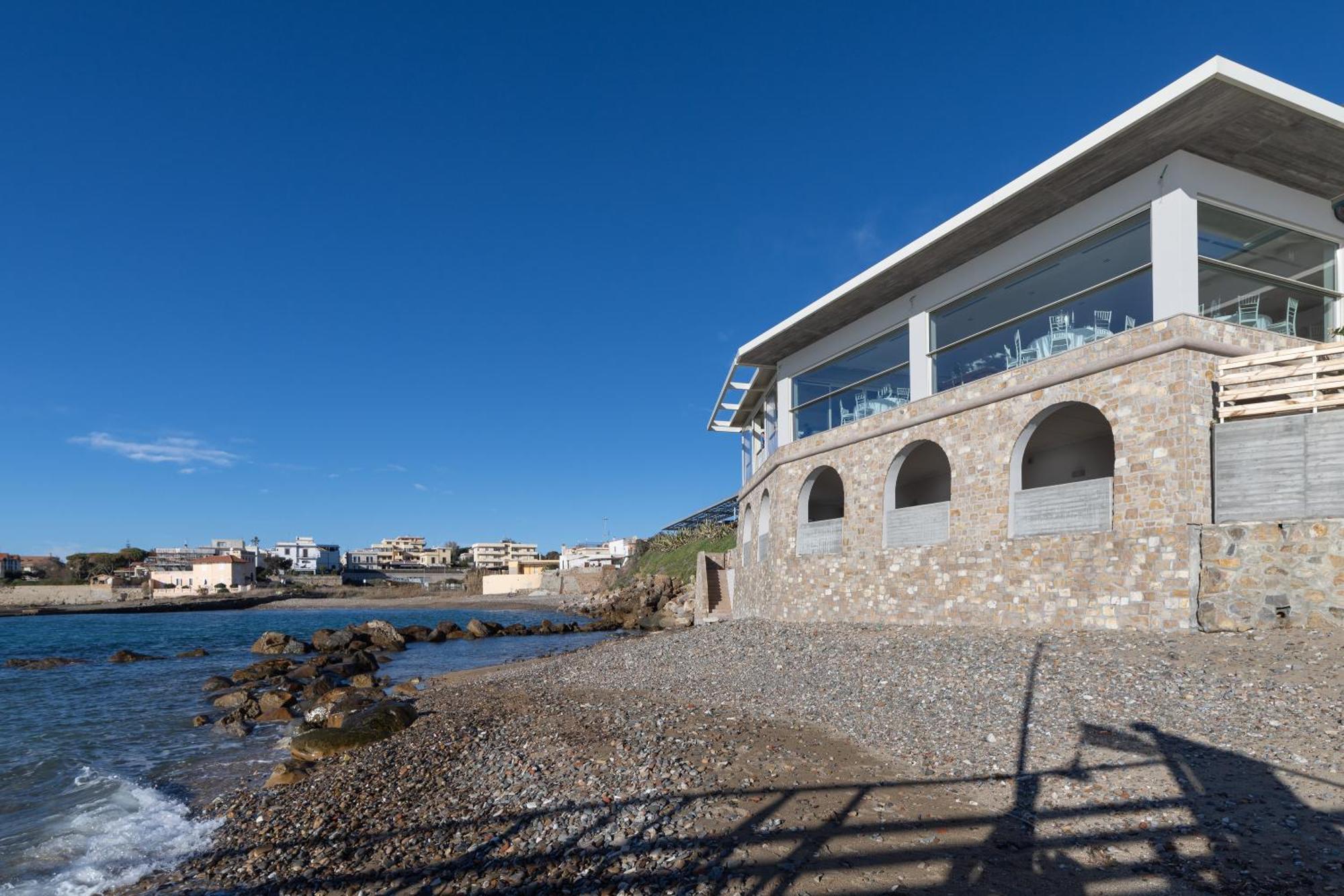 Le Suites Sul Mare Di Esterina 奇维塔韦基亚 外观 照片