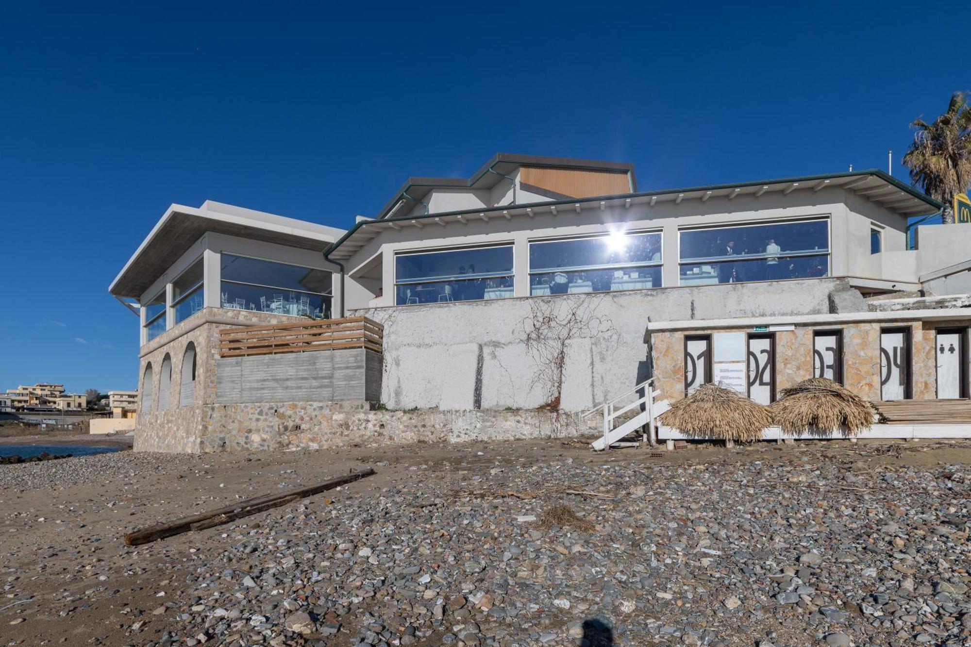 Le Suites Sul Mare Di Esterina 奇维塔韦基亚 外观 照片