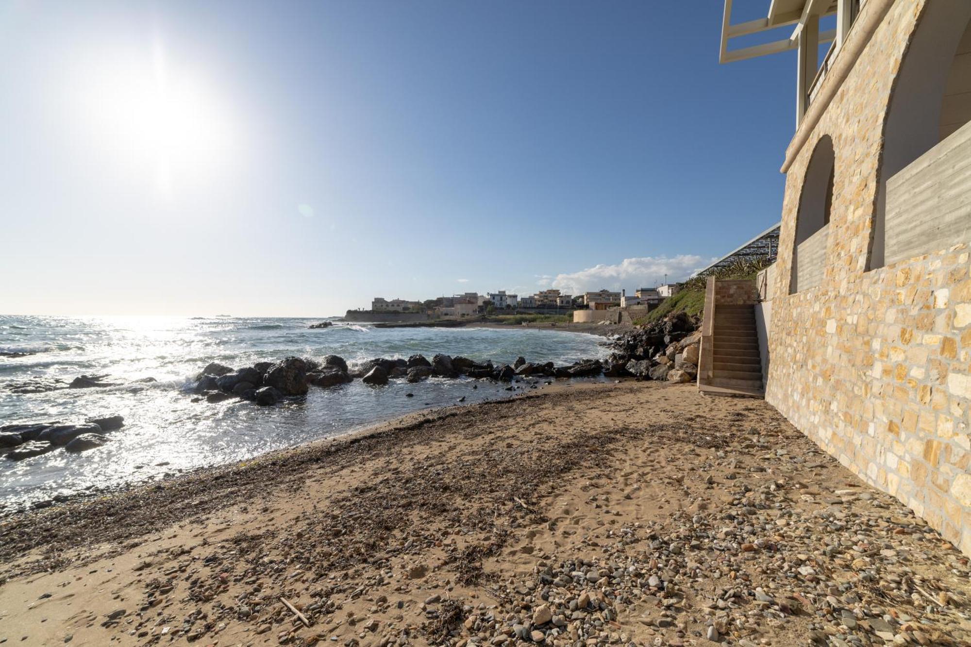 Le Suites Sul Mare Di Esterina 奇维塔韦基亚 外观 照片